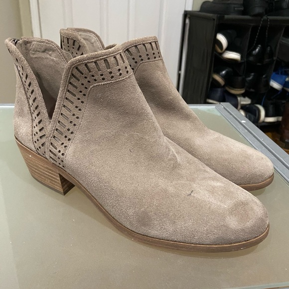 Vince Camuto booties - Picture 2 of 5